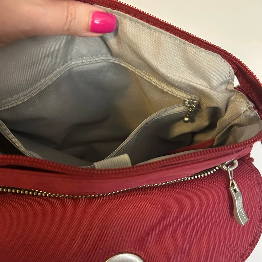 Calais Baggallini Red Crossbody Bag - Picture 11 of 12